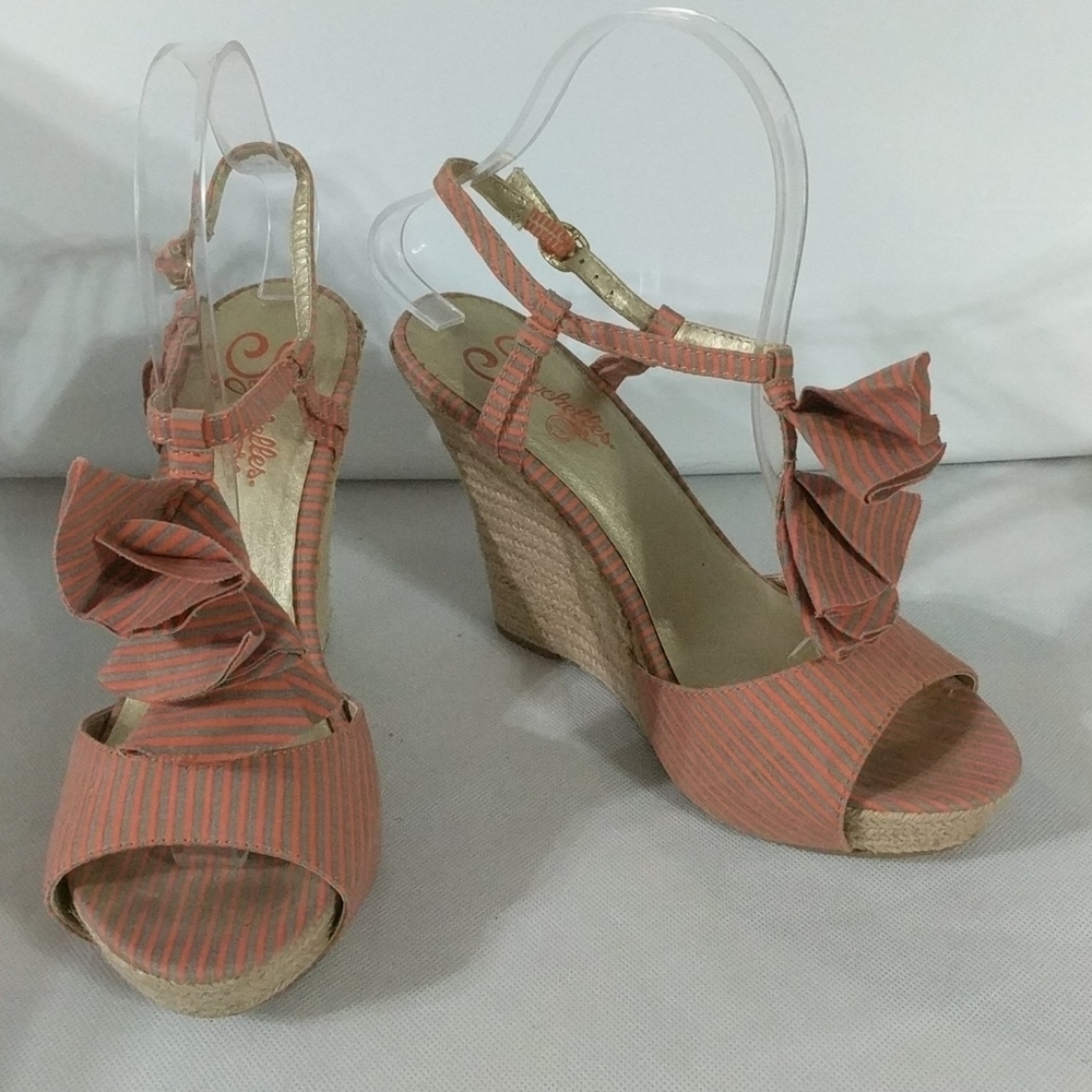 𝅺Seychelles Coral and Green Ruffle Espadrilles Wedge Sandals - size 7